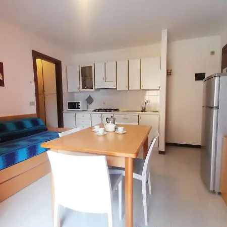 Elena Apartmán Grado
