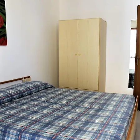 Elena Apartmán Grado